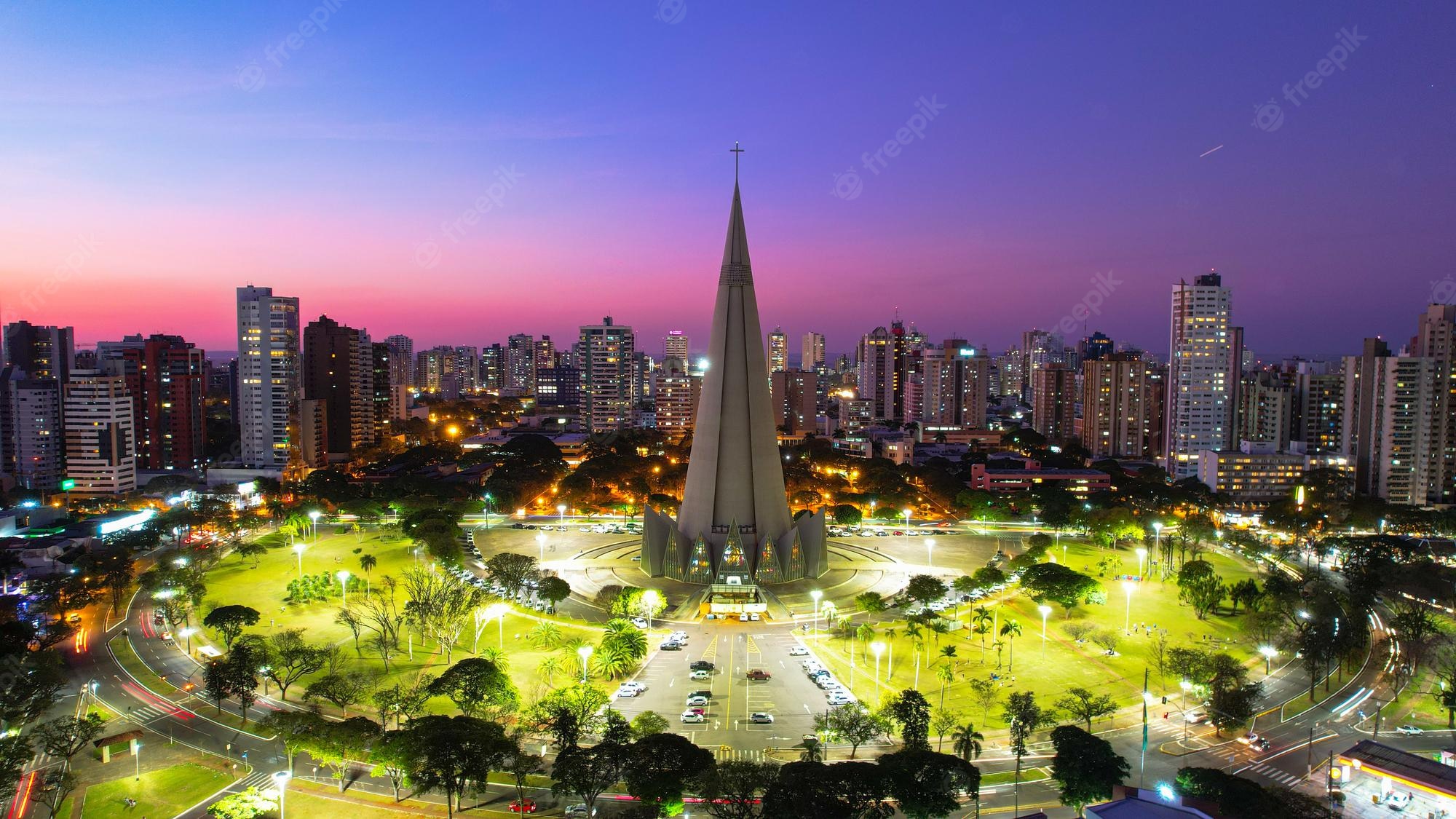 foto-aerea-da-cidade-de-maringa_709153-25